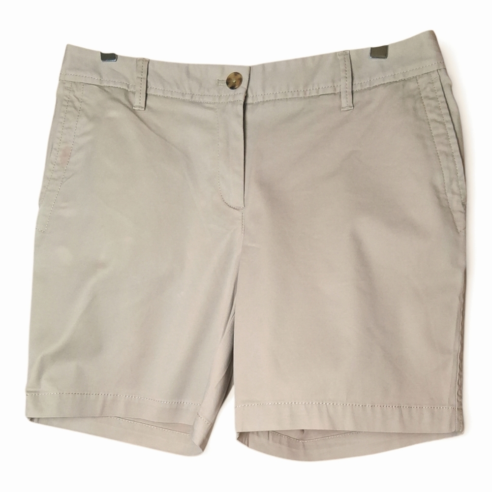 Talbots Relaxed Chino shorts 6" Size 4